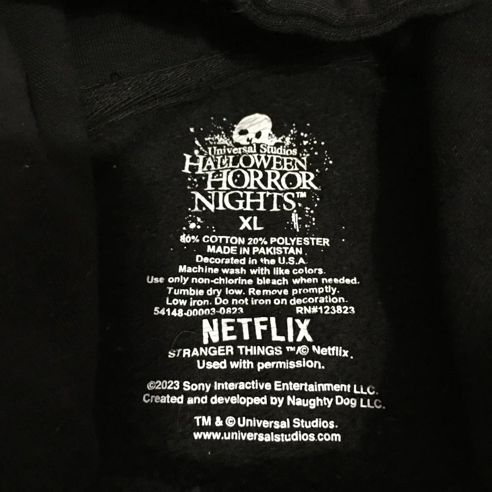 Universal Studios Halloween Horror Nights 2023 Zip Up Hoodie XL Never Go Alone